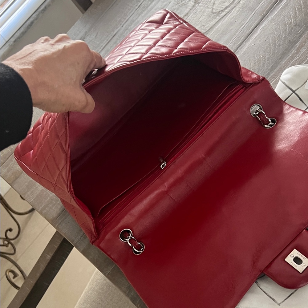 Chanel Burgundy Quilted Shoulder Bag - Picture 4 of 4
